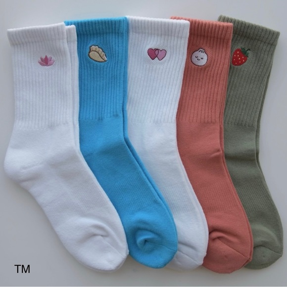 Sekai NYC Accessories - ON SALE! - 5 Pairs of Comfy Embroidered Compression Crew Socks